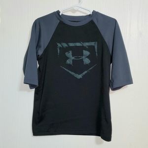 Under Armour Boys Top - Like new! Size XS